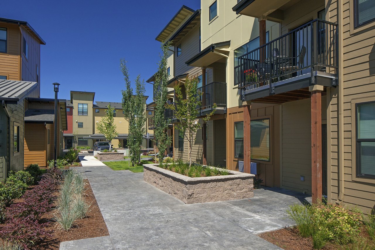 Eugene Apartments Townhomes at The Tennyson in Eugene, OR Greystar